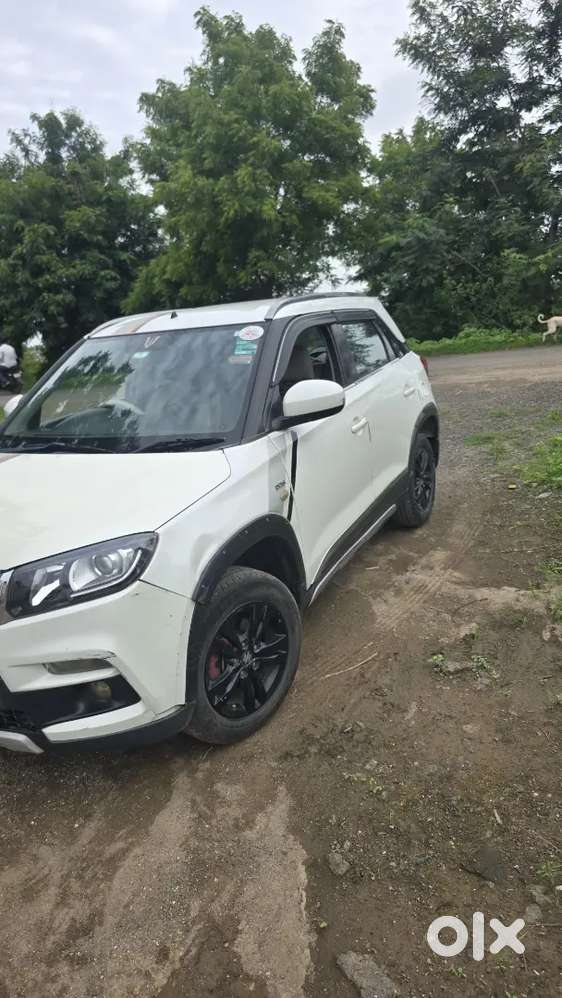 2017 Maruti Suzuki Brezza Zdi I10 2016 Fiesta 2011