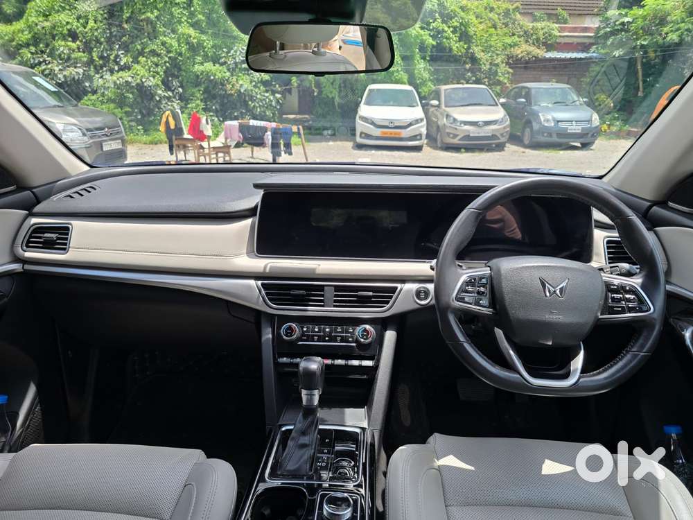 Mahindra Xuv700 2.2 Ax 7 Diesel At Str Awd, 2021, Diesel