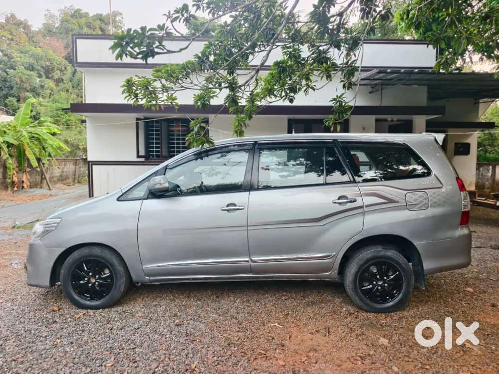 Toyota Innova 2015 Diesel Well Maintained