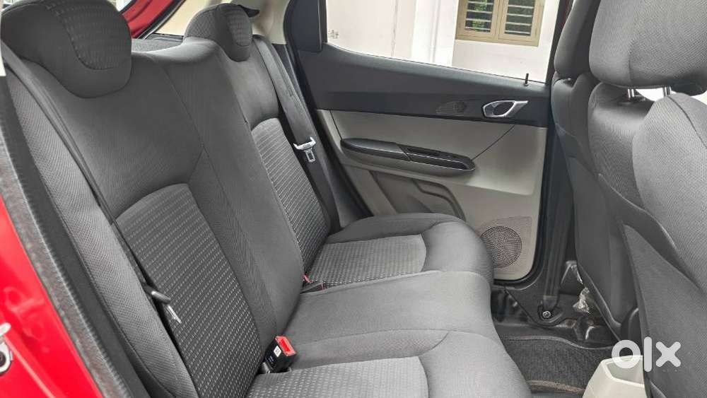 Tata Tiago Xza, 2017, Petrol
