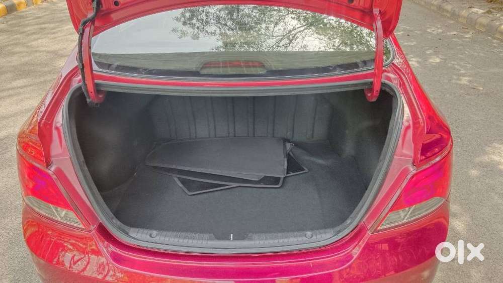 Hyundai Verna 1.6 Sx (o) Vtvt At, 2015, Petrol