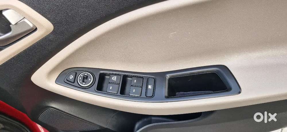 Hyundai I20 2017 Reg.petrol 74000 Km Driven