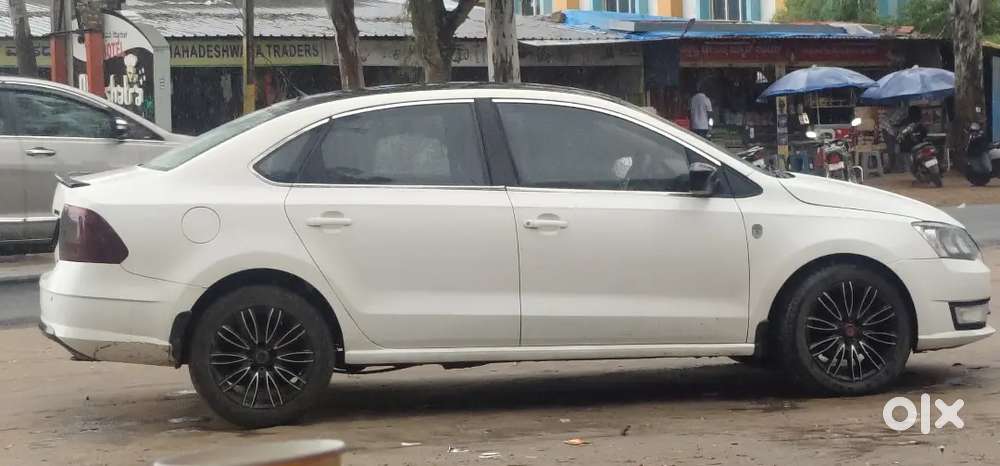 Skoda Rapid 2012 Diesel 120000 Km Driven