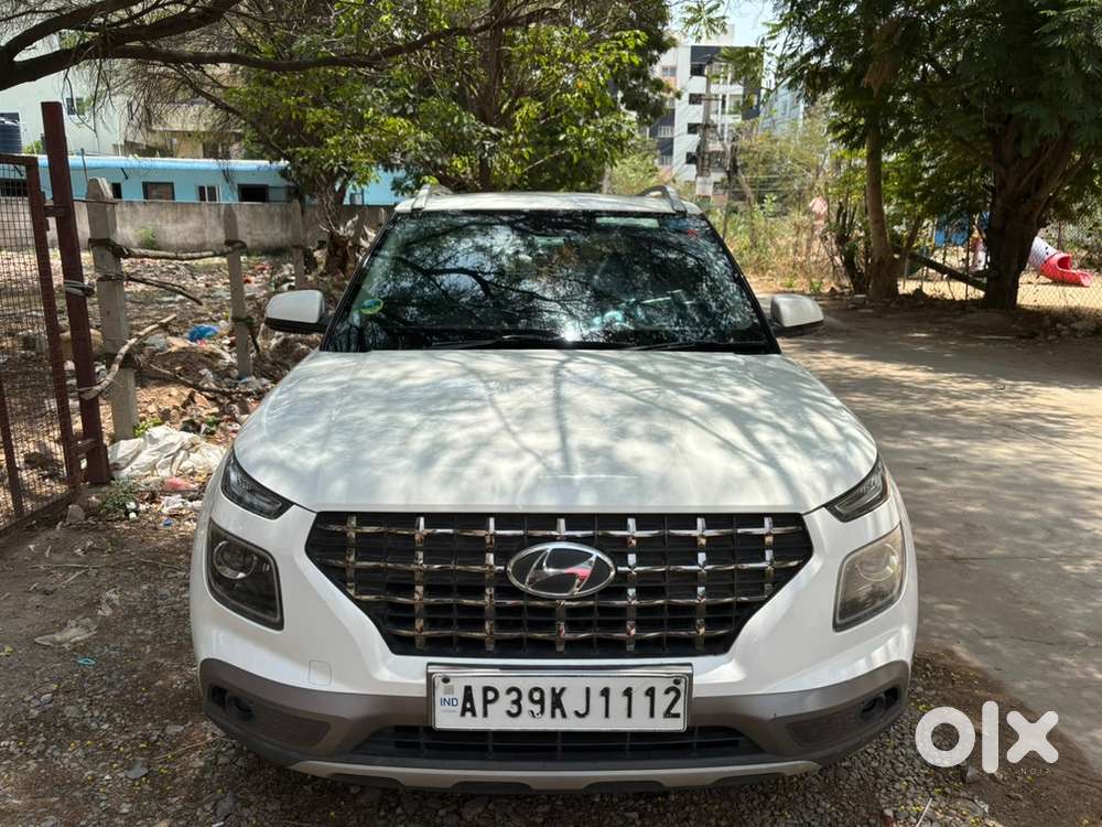 Hyundai Venue Petrol 2021