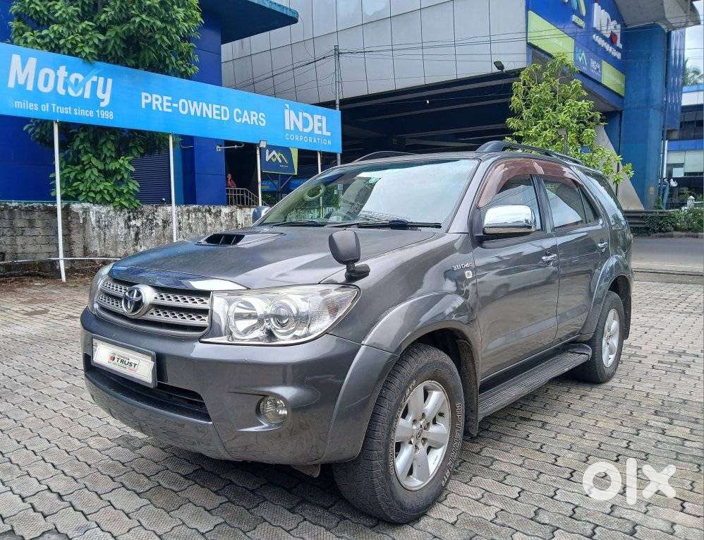 Toyota Fortuner 3.0 4x4 Manual, 2010, Diesel
