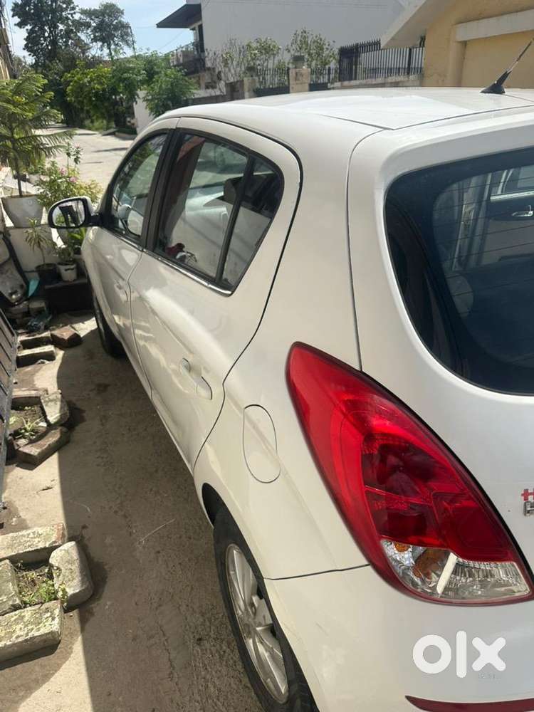 Hyundai I20 2012 Diesel Well Maintained/new Tyre/vip No