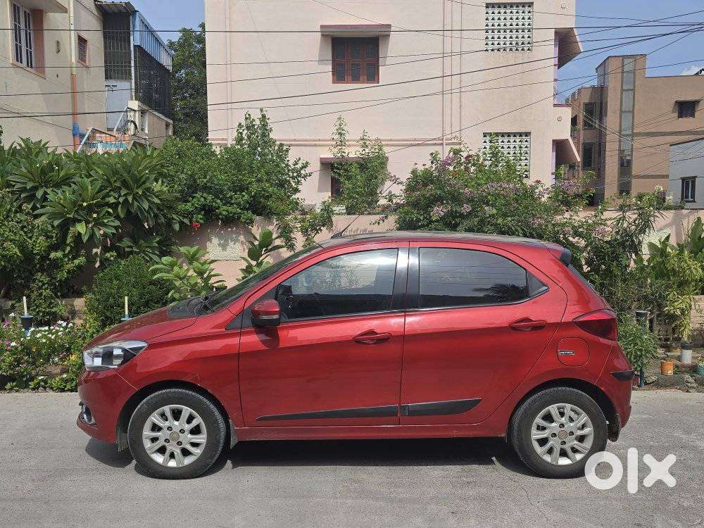 Tata Tiago 1.2 Revotron Xza, 2018, Petrol