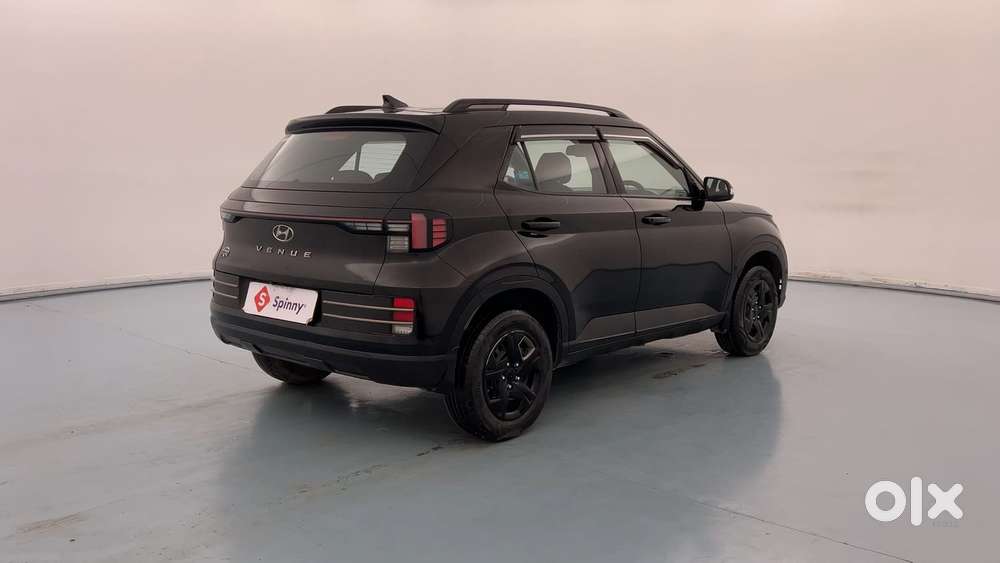 Hyundai Venue Sx Knight Edition Mt, 2023, Petrol