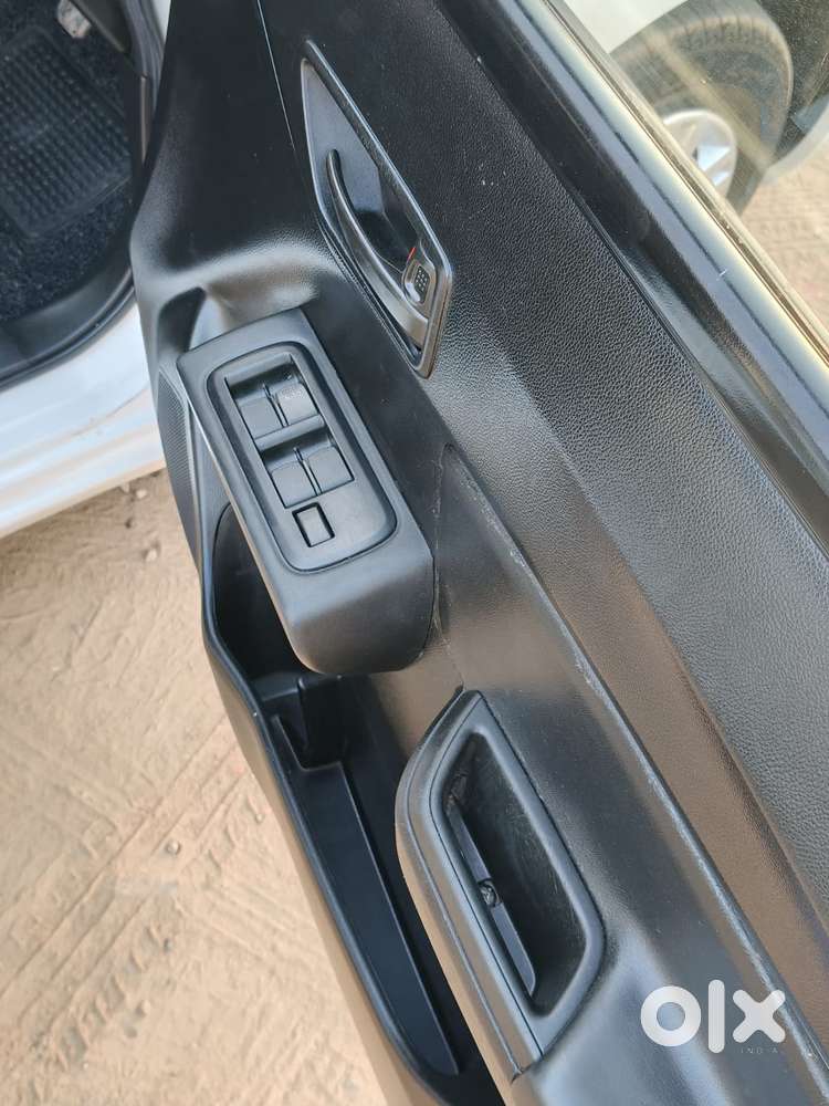 Maruti Suzuki Swift Lxi Option, 2020, Petrol