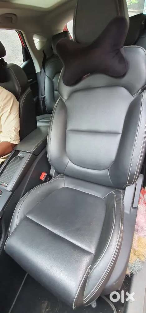 Mg Zs Ev Top  Variant
