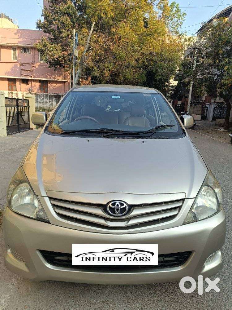 Toyota Innova 2.5 Gx 7 Str Bs-iii, 2009, Diesel