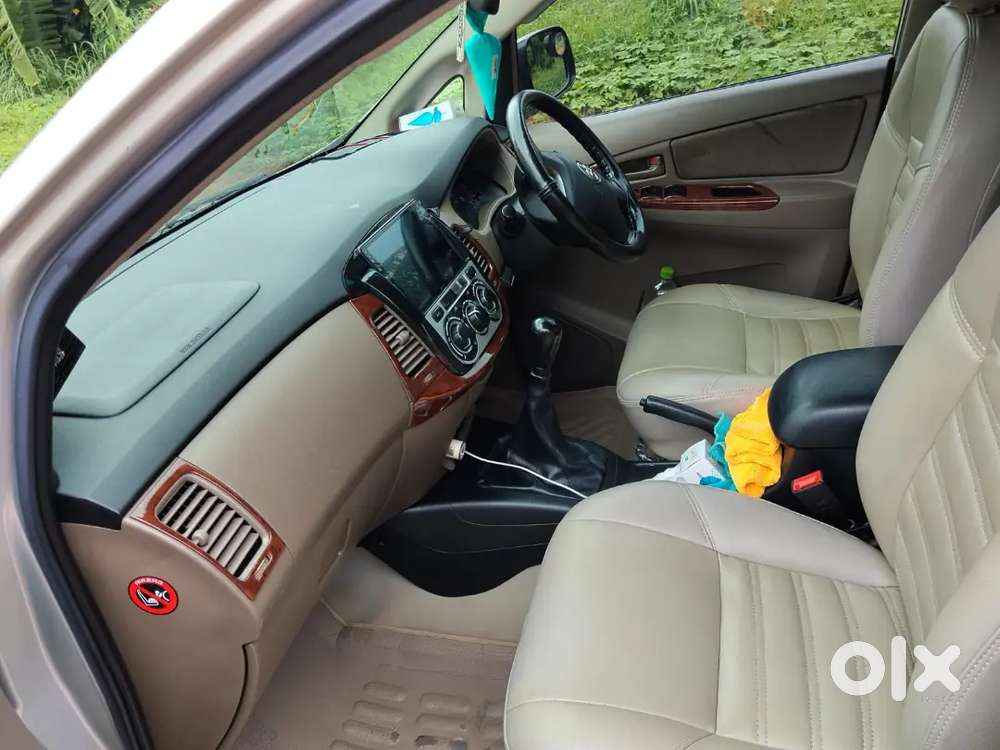 Toyota Innova 2015 Diesel 98500 Km Driven,original Kerala