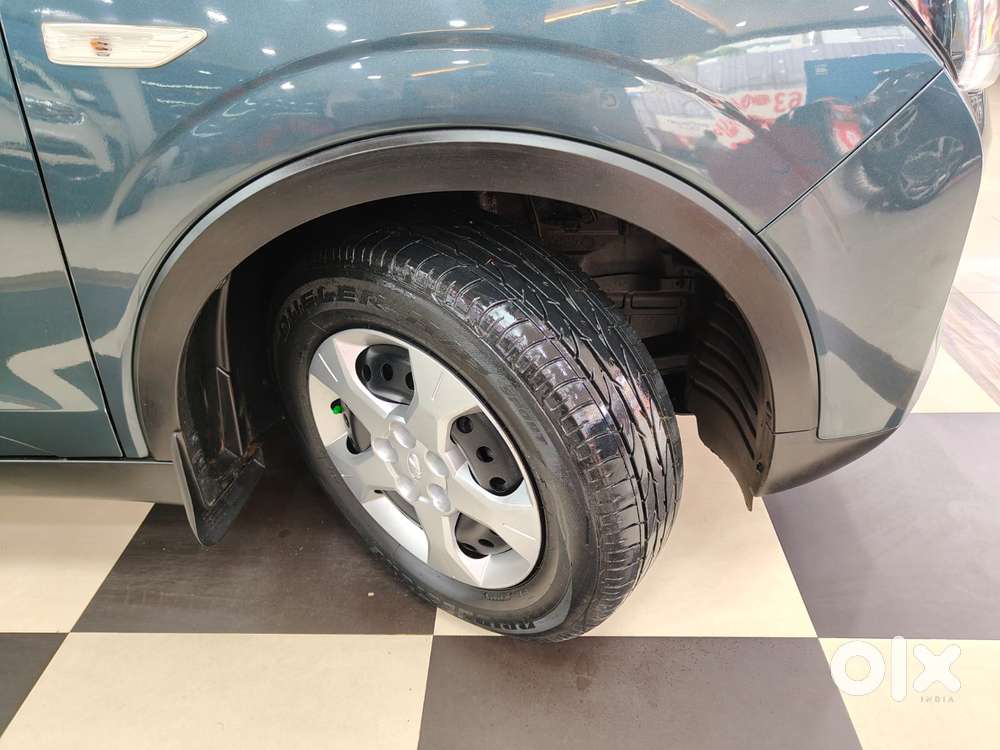 Mahindra Xuv300 1.2 W8 Amt Petrol, 2022, Petrol