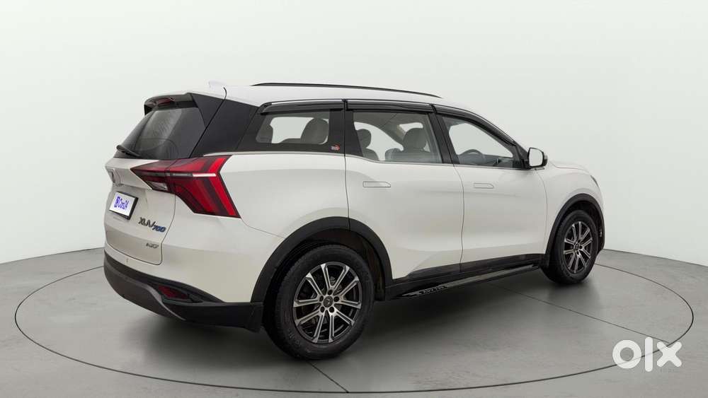 Mahindra Xuv700 2.0 Ax 7 Petrol Mt Str, 2021, Petrol