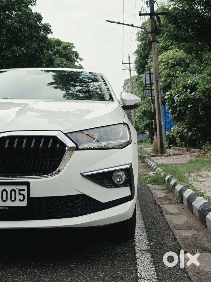 Skoda Slavia Style 1.0l Tsi At, 2023, Petrol