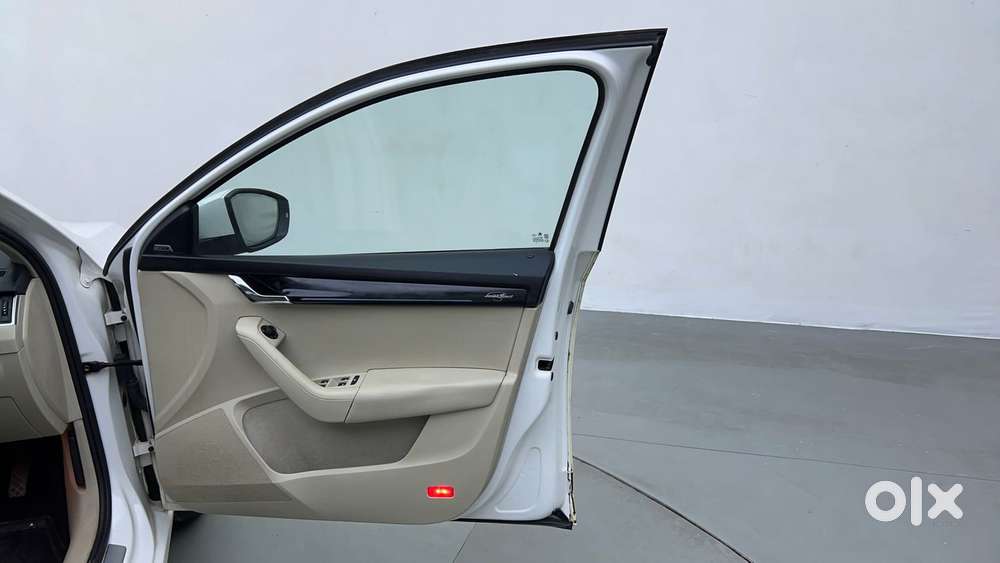 Skoda Octavia 2.0 L K Tsi At, 2018, Petrol