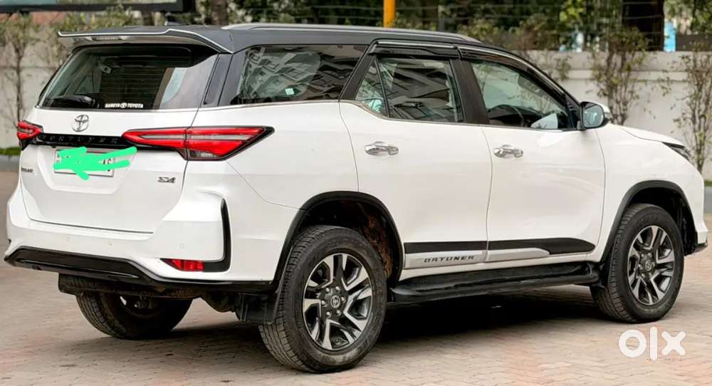 Toyota Fortuner Legender 2023