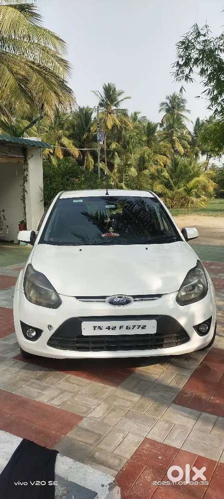 Ford Figo 2012 130000km Driven 2 Owner