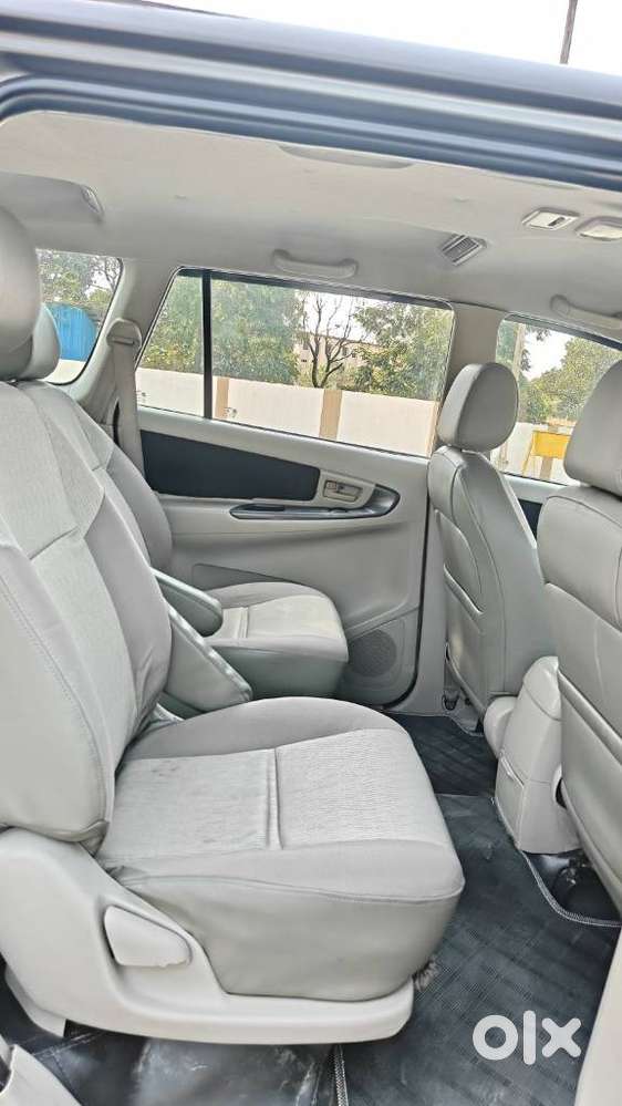 Toyota Innova 2.5 G (diesel) 7 Seater Bs Iv, 2012, Diesel