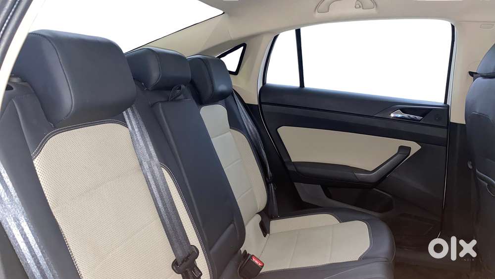 Skoda Slavia Style 1.0l Tsi Mt, 2022, Petrol