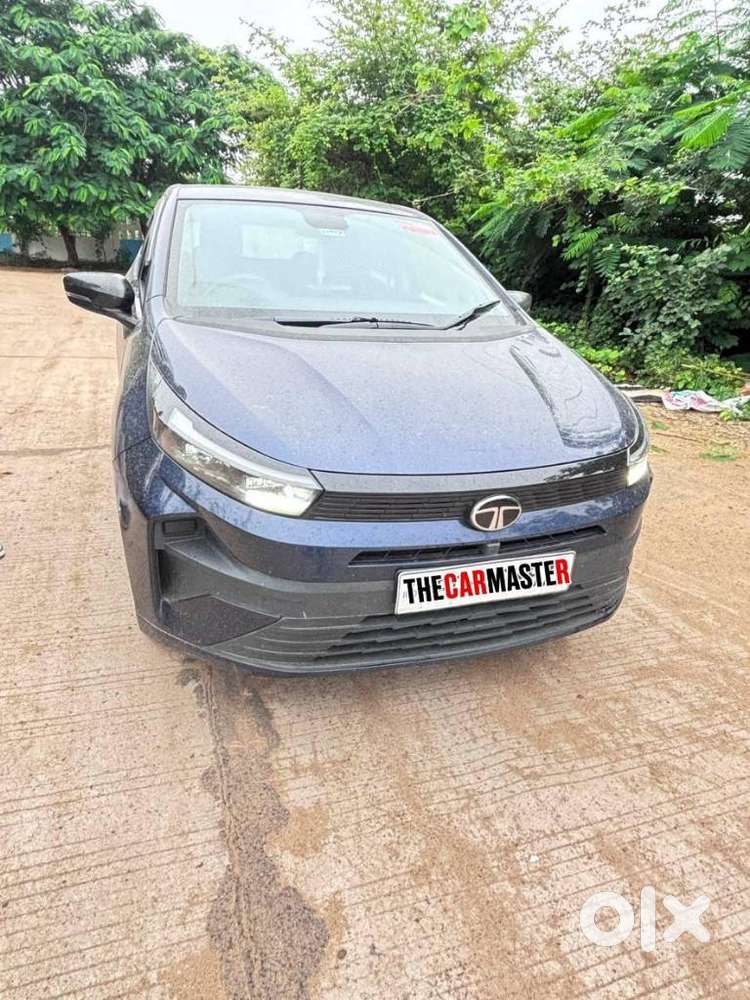 Tata Altroz Xe Petrol, 2025, Petrol