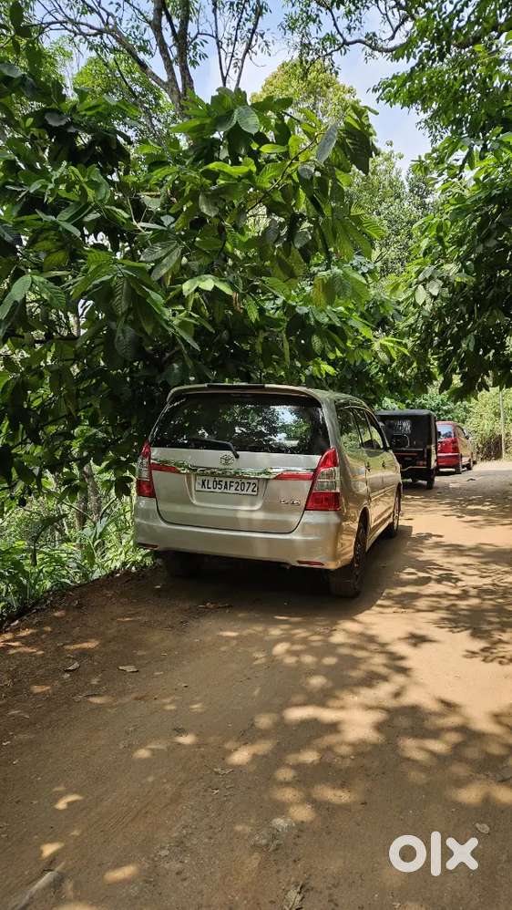 Toyota Innova 2012 Diesel Well Maintained