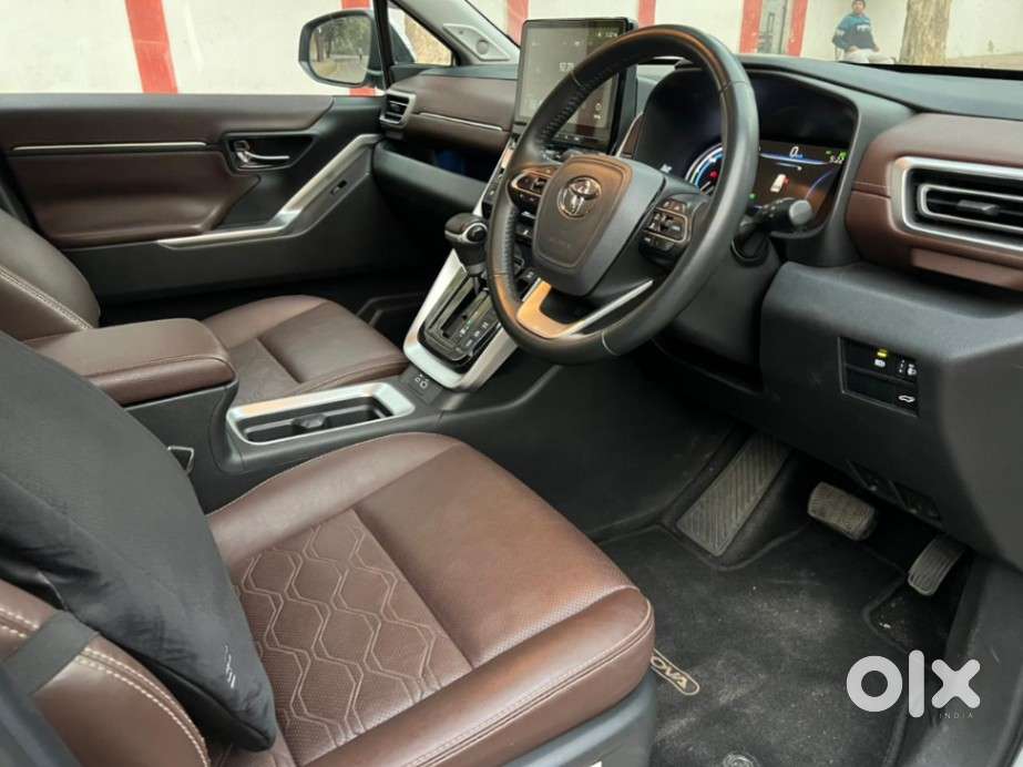Toyota Innova Hycross 2.0 Zx (o) Hybrid 7 Str, 2024, Electric