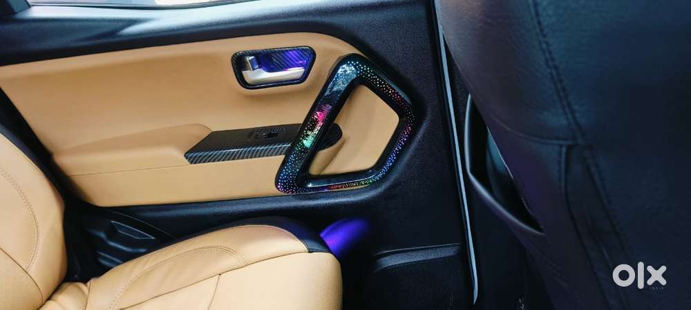 Mahindra Scorpio-n 2.0 Z2 Petrol Mt 7 Str, 2025, Petrol