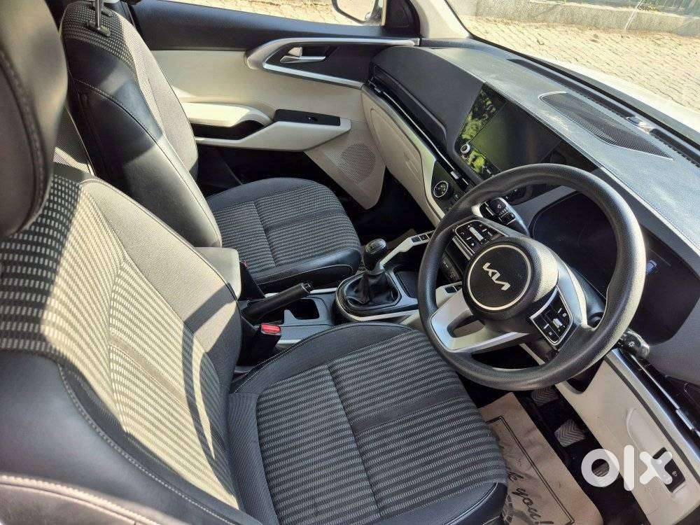 Kia Carens 1.5 Prestige 7 Str, 2023, Petrol