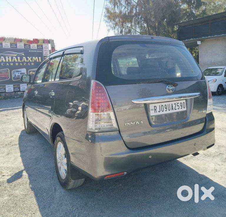 Toyota Innova 2.5 V 7 Str, 2010, Diesel