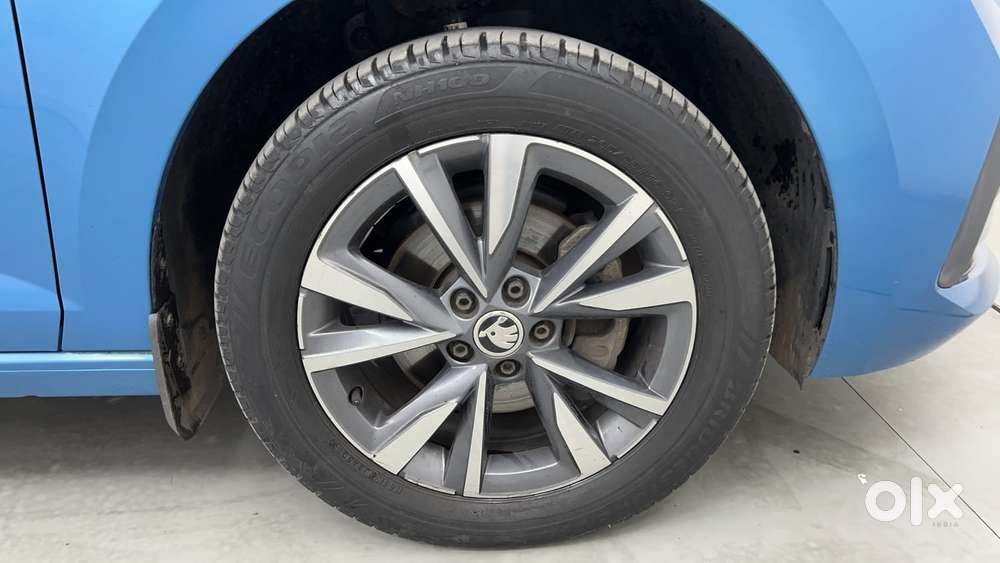 Skoda Slavia Style 1.0l Tsi Mt, 2022, Petrol