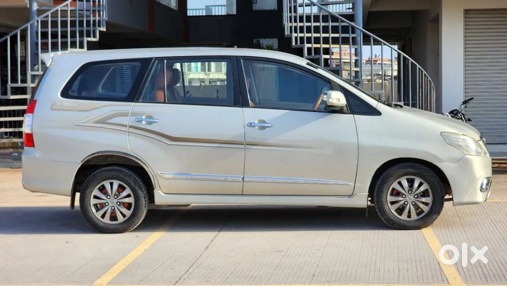Toyota Innova 2.5 Zx 7 Str Bs-iv, 2015, Diesel