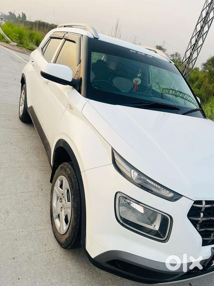 Hyundai Venue 2020 Petrol 74755 Km Driven