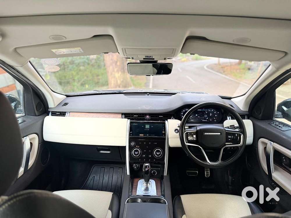 Land Rover Discovery 2021 Petrol 95000 Km Driven