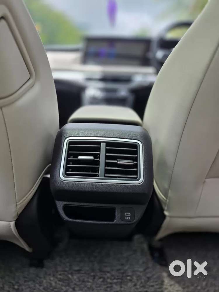 Mahindra Xuv700 2.2 Ax 7 Diesel At Luxury Pack Str, 2022, Diesel