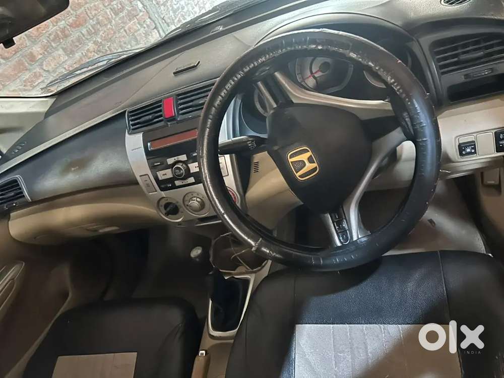 Honda City 1.5 V 2011