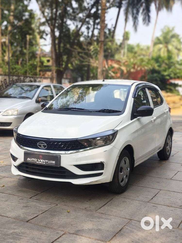 Tata Tiago 1.2 Revotron Xt, 2022, Petrol