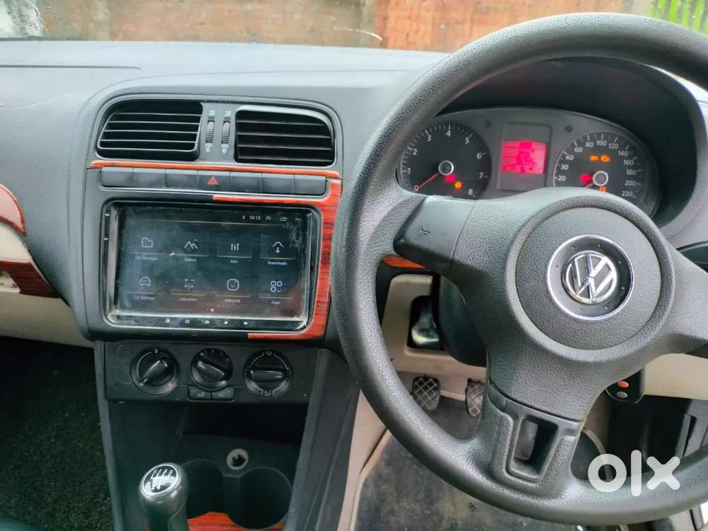 Volkswagen Polo Petrol 2011