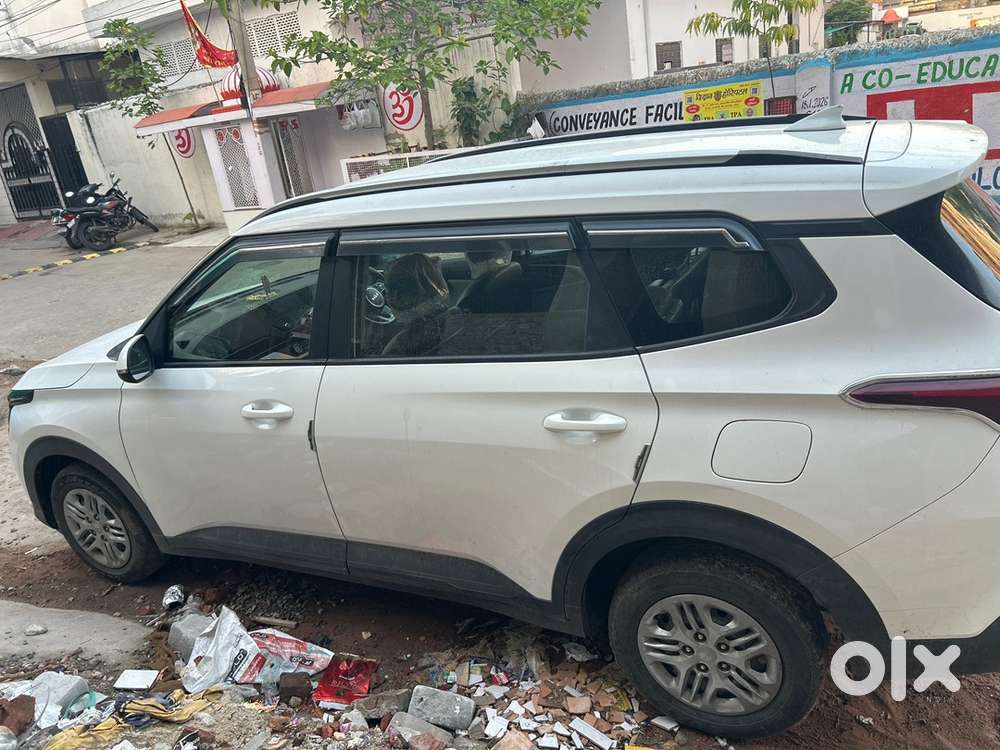 Kia Carens Petrol Manual 2023 Car