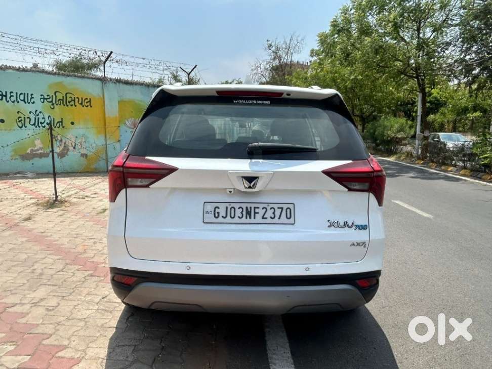 Mahindra Xuv700 2.0 Ax 5 Petrol At Str, 2023, Petrol