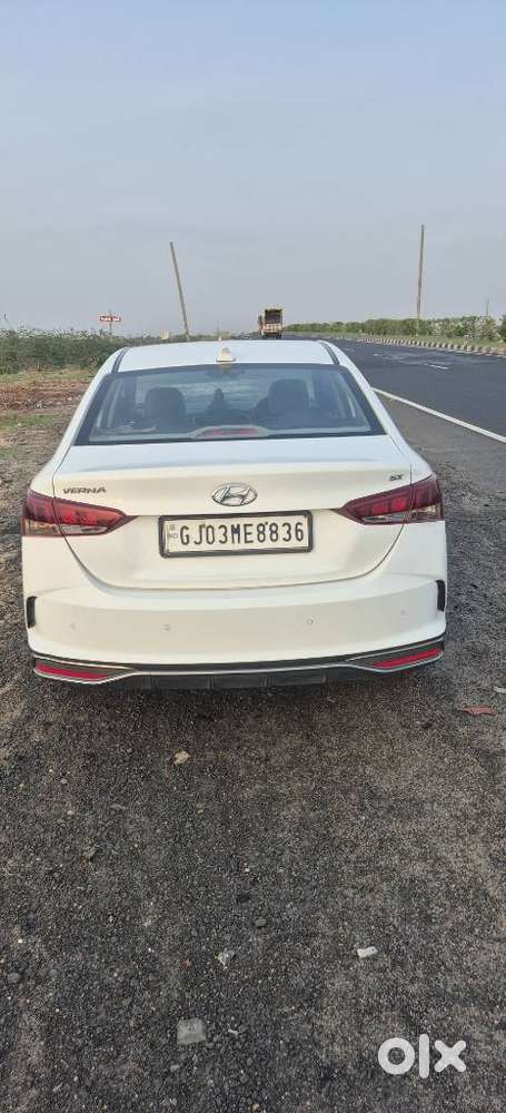 Hyundai Verna 1.5 Sx (o) Petrol Mt, 2022, Petrol