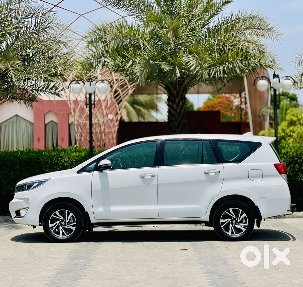 Toyota Innova Crysta 2.4 V, 2024, Diesel