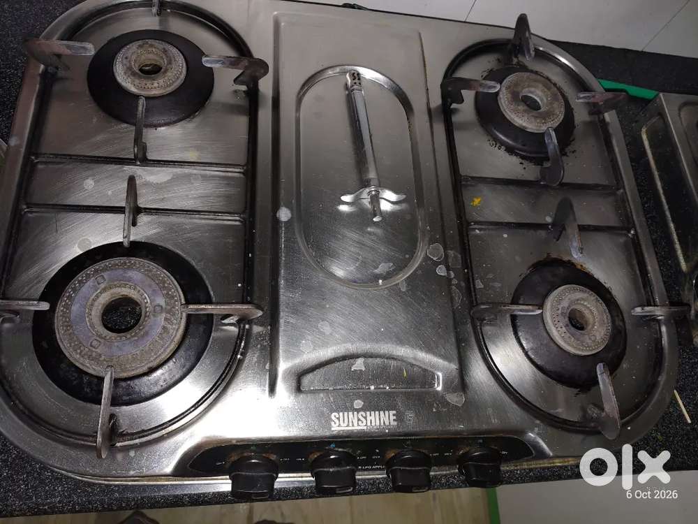 4 burner gas stove of sunshine company 2 years old