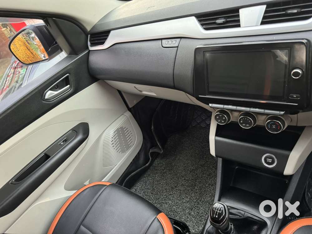 Renault Triber Rxz, 2022, Petrol