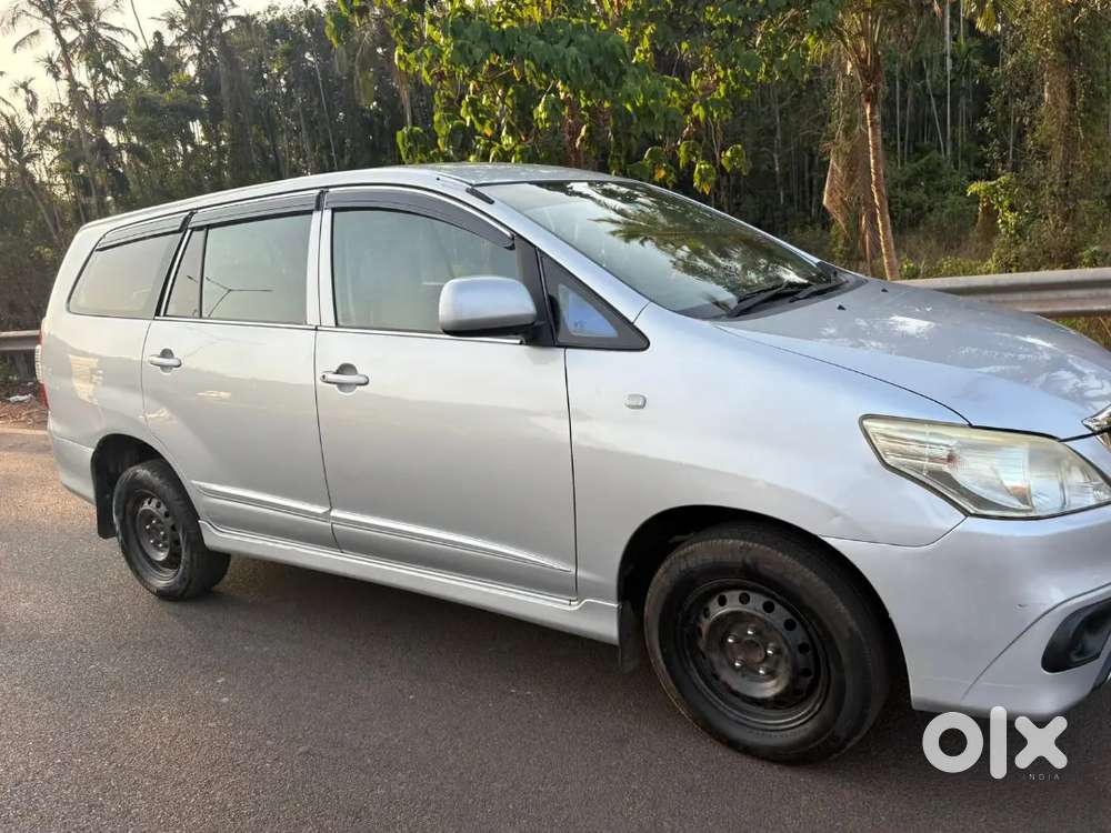 Toyota Innova 2014