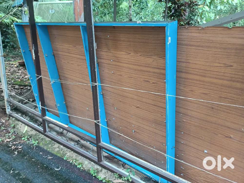 Used Aluminium Shop Display Counter & Glass Frames for Sale