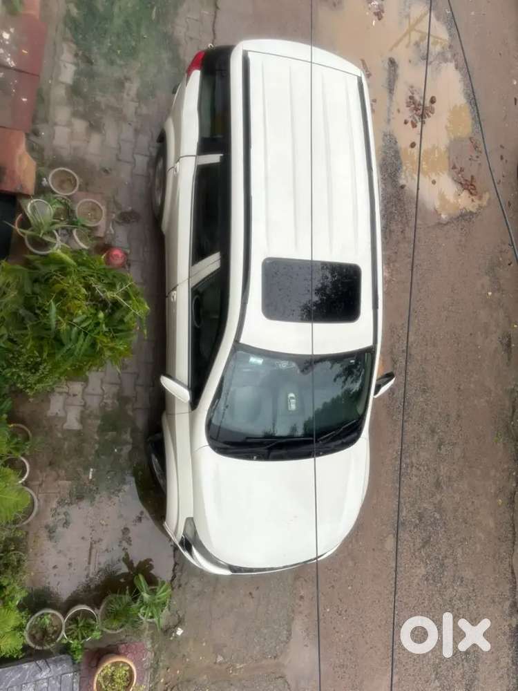 Mahindra Xuv500 W10 Diesel 2016 (sunroof)