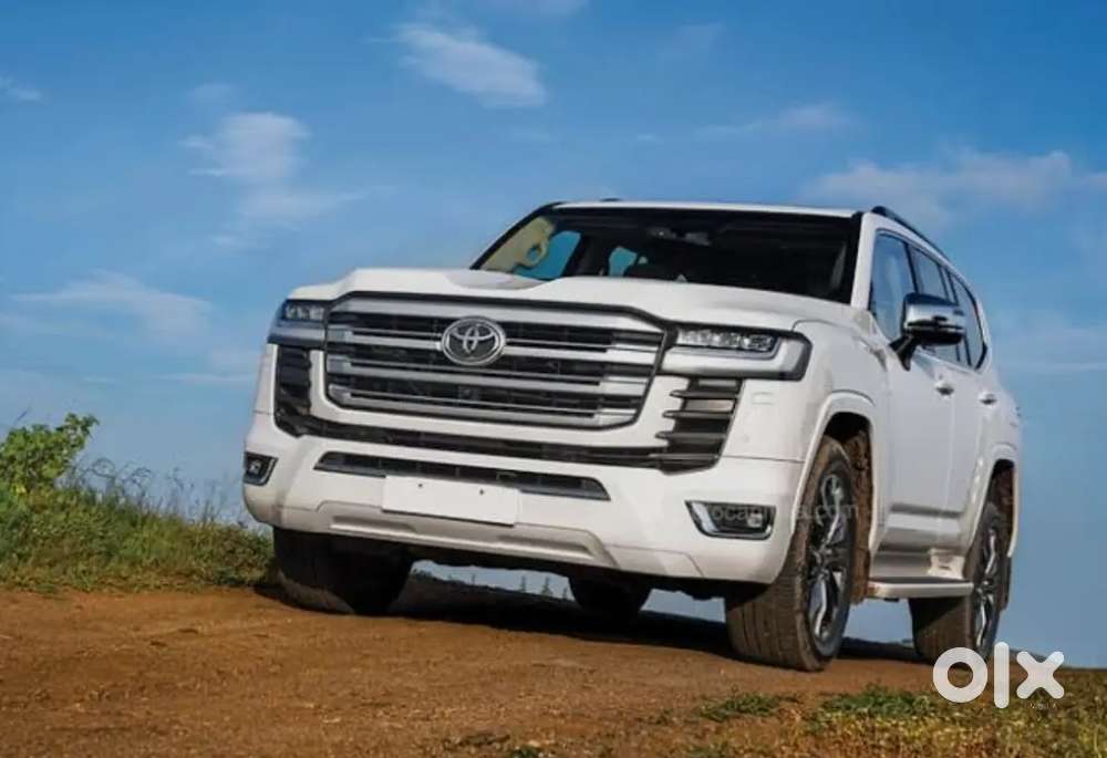 Toyota Land Cruiser 2022 Diesel 15000 Km Driven