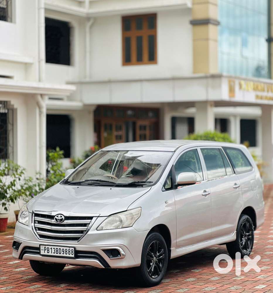 Toyota Innova 2.5 G (diesel) 8 Seater, 2013, Diesel
