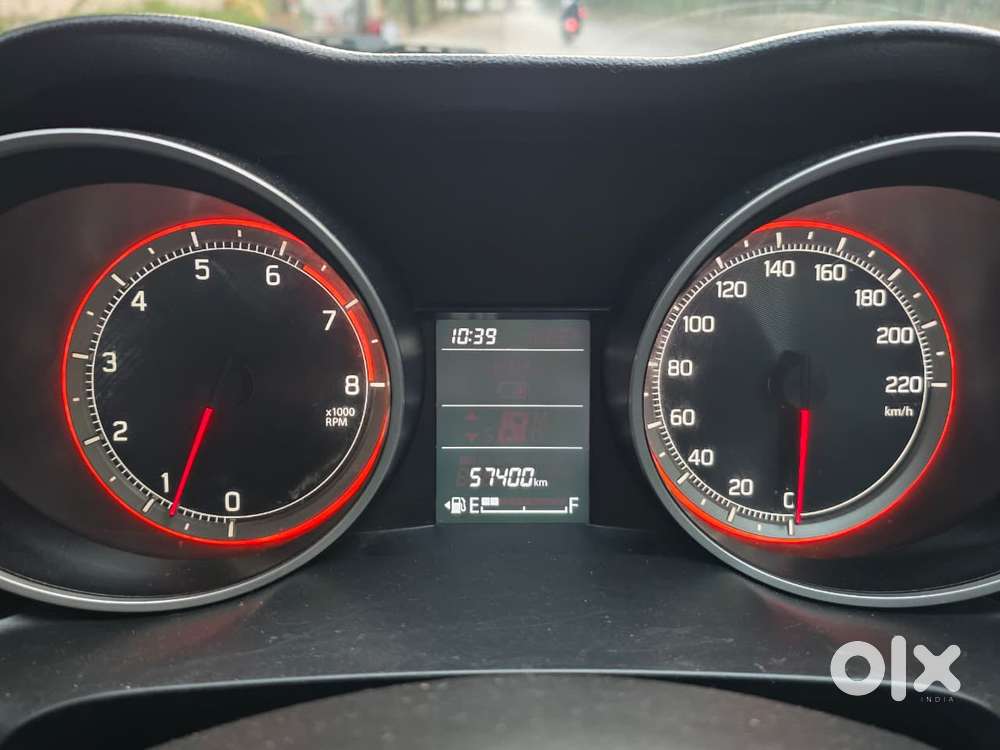 Maruti Suzuki Swift Vxi + Manual, 2022, Petrol